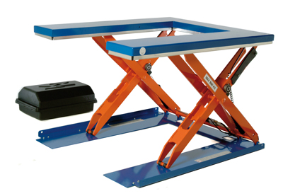 Lapos formátumú emelő-asztal, U-asztal forma, terhejhetőség: 1000 kg, láb kezelő-elemek, asztallap SzxH: 1080x1350 mm, motor: 400 V/0,75 kW